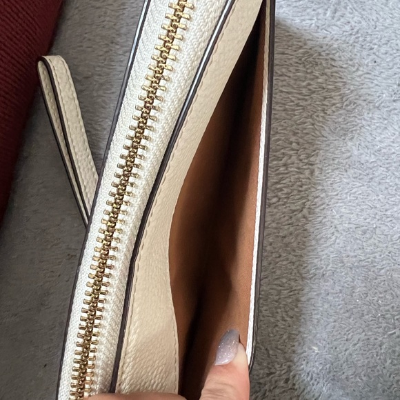 Coach wristlet - Picture 4 of 9